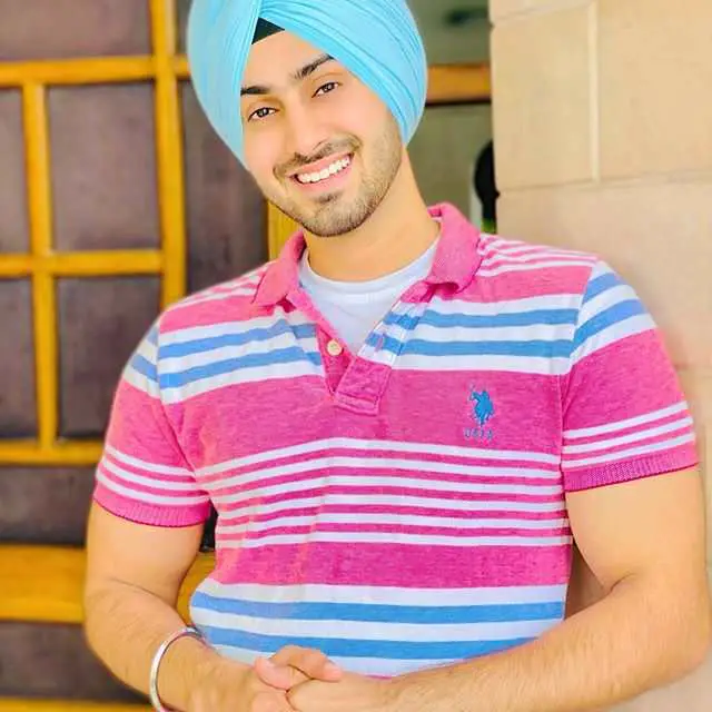 Rohanpreet Singh (Singer) Age, Girlfriend, Family, Biography & More