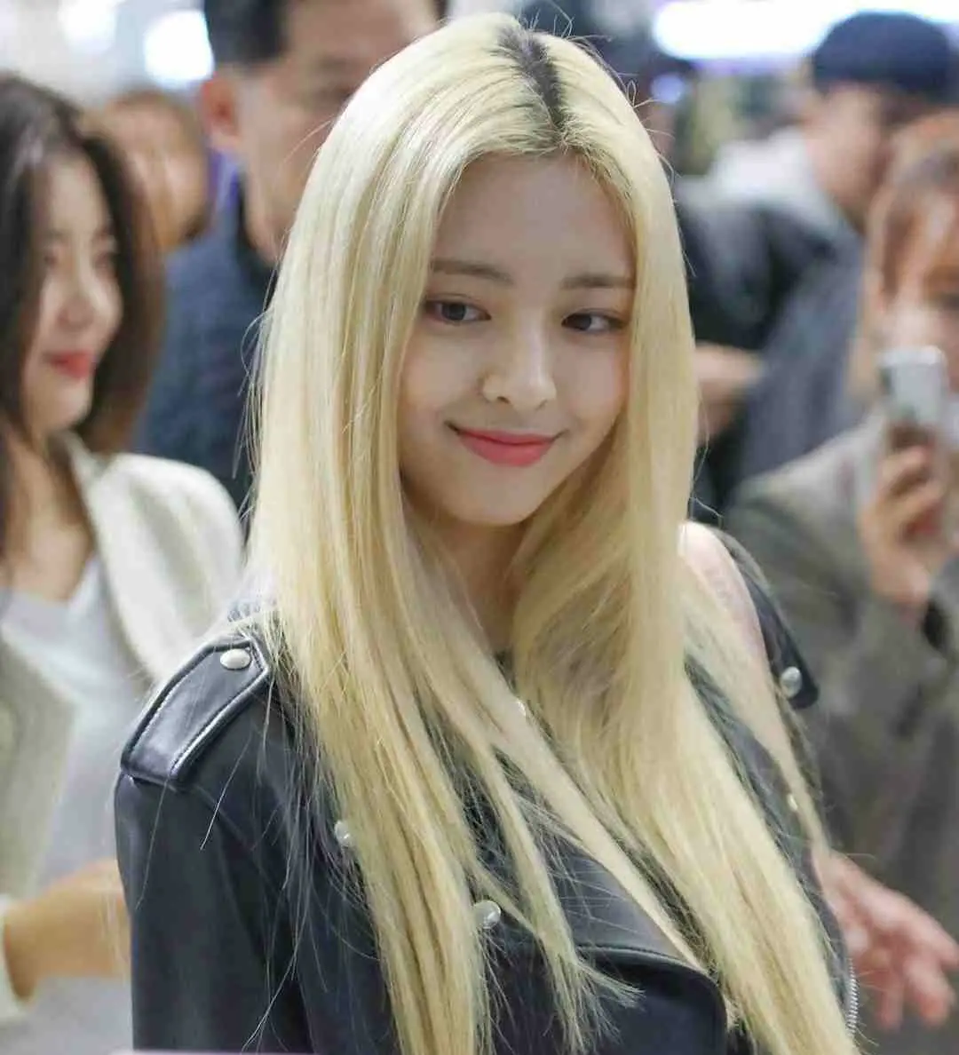 Yuna Itzy Wiki Age Height Boyfriend Net Worth
